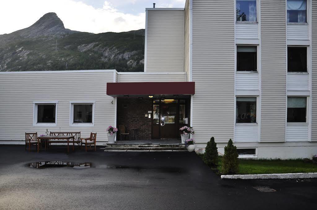 Svartisen Apartments Glomfjord Buitenkant foto